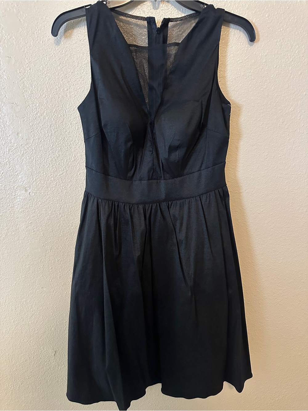 Adrianna Papell Black V-Neck Sleeveless Midi Dress